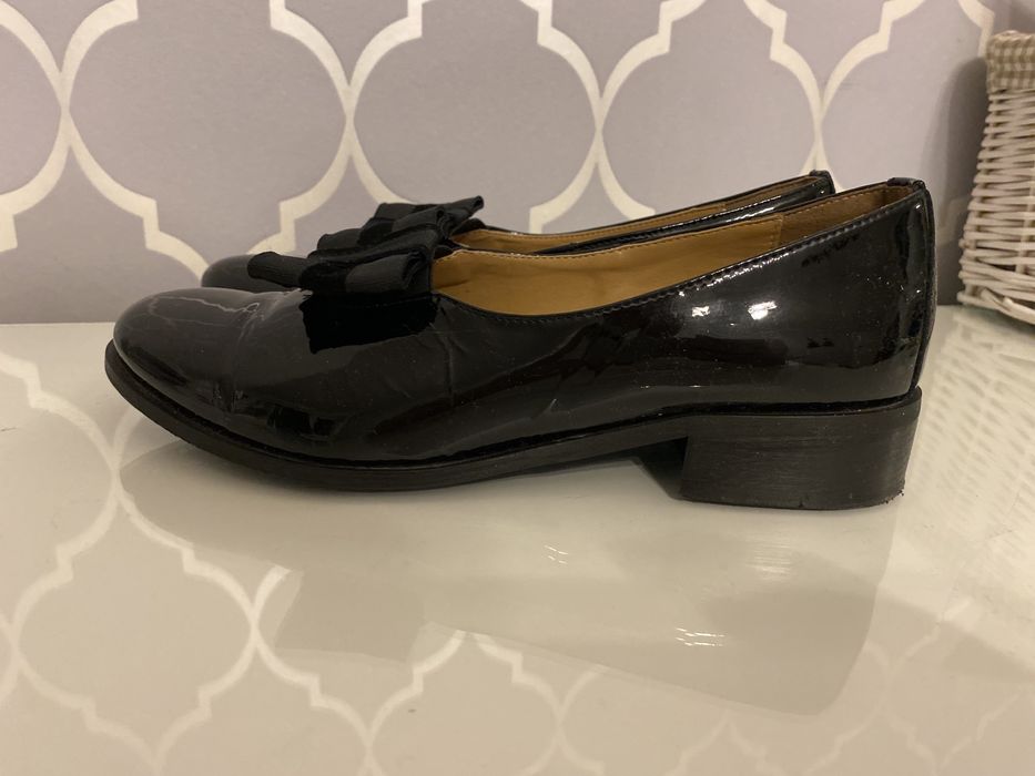 Buty mokasyny czarne skóra lakierowana SAGAN piekne nowe