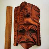 Drewniana maska na ścianę, rzeźba