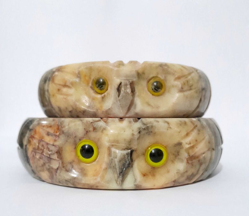 Cinzeiros e Pisa-papeis "Mochos" em Alabastro - 5 Peças Antigas