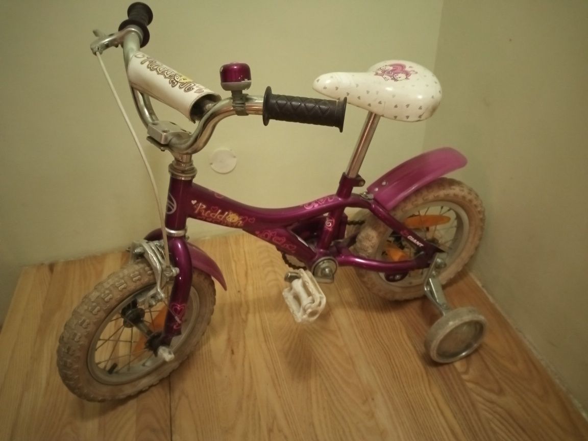 Rower GIANT różowy 12,5 cali dla dziewczynki