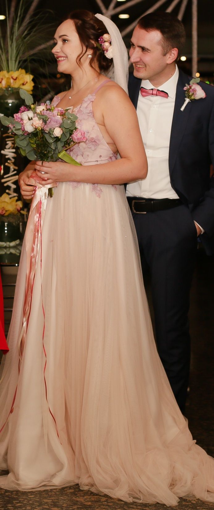 Весільна сукня пудрово-рожевого кольору