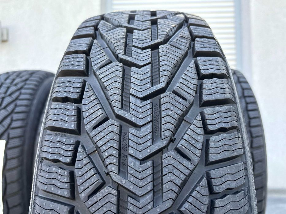 Zimowa 205/60R16 Kormoran SNOW prod. 2025 rok D,C,72db gwarancja 5 lat