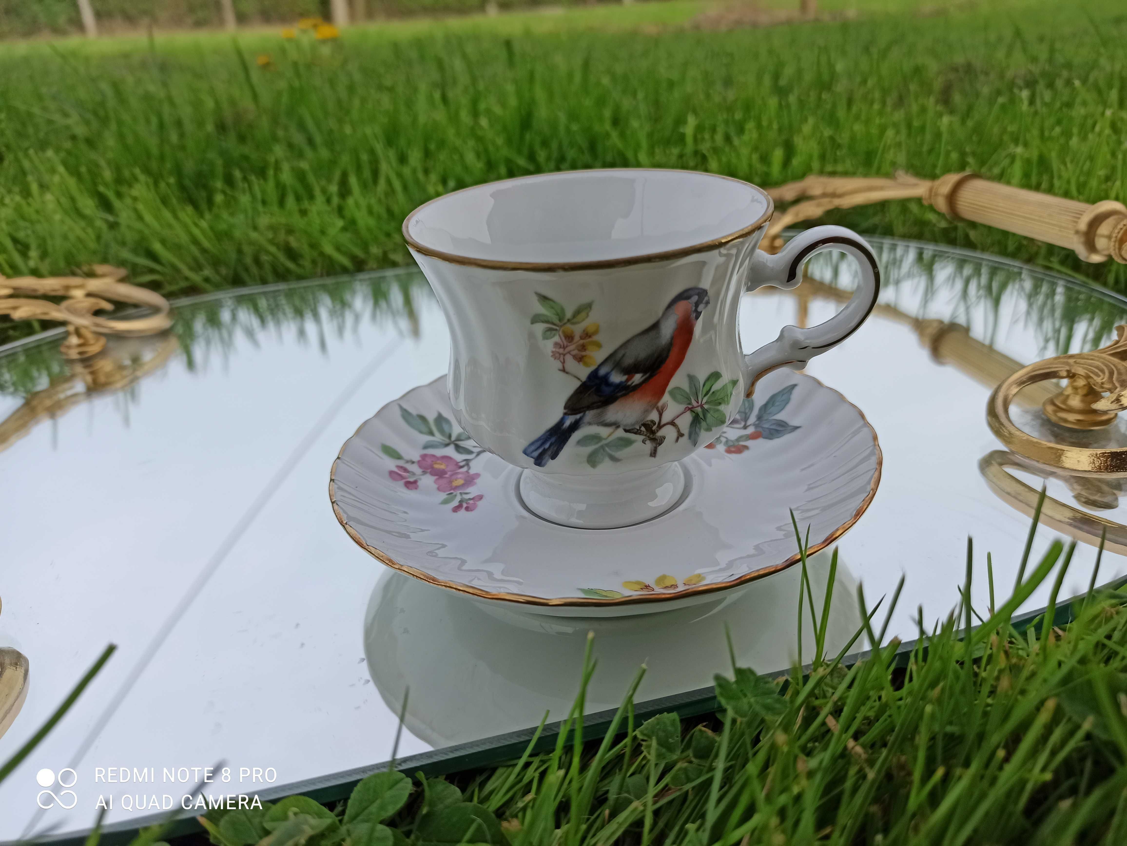 Porcelanowa filiżanka ptak