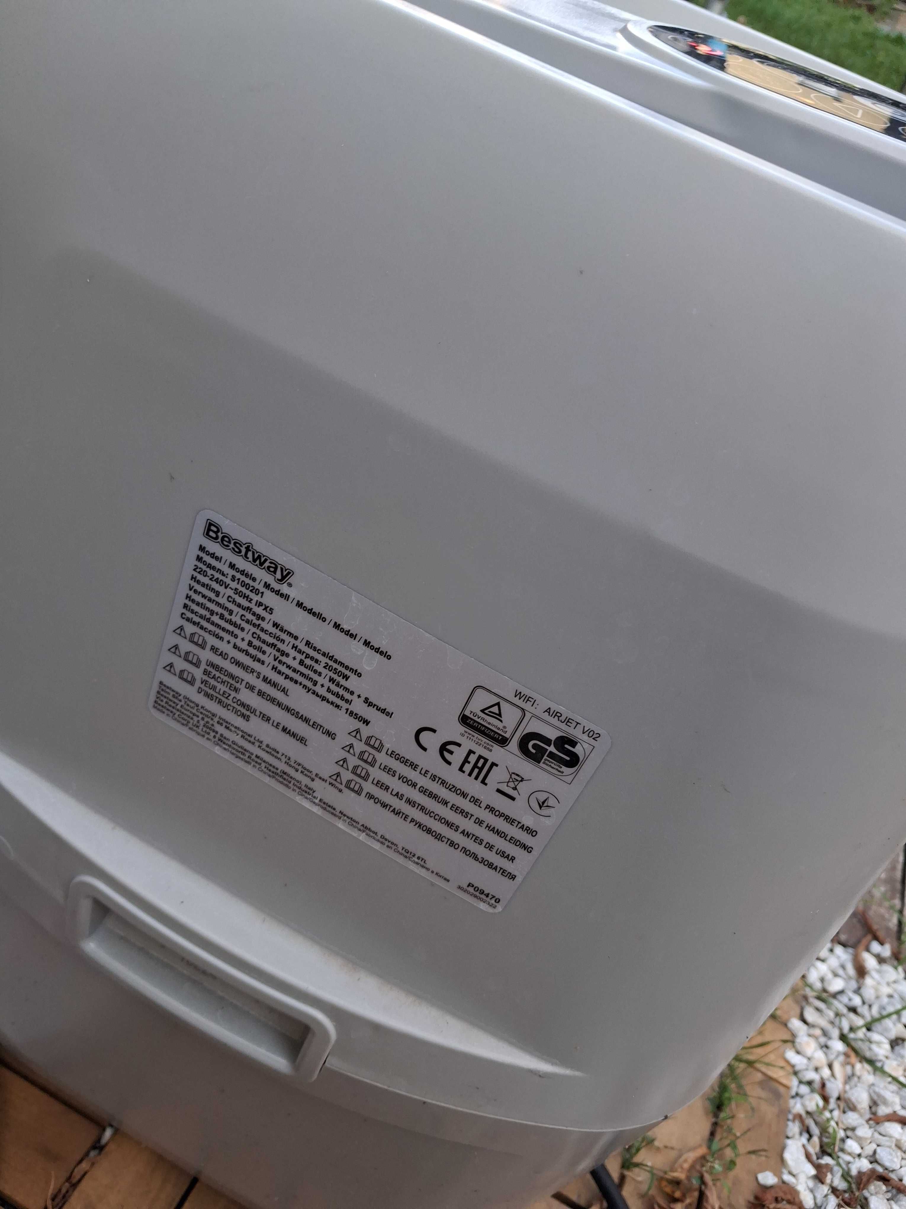 Basen z hydromasażem Bestway Grenada Lay-Z Spa 6 os 236x71 cm Jacuzzie