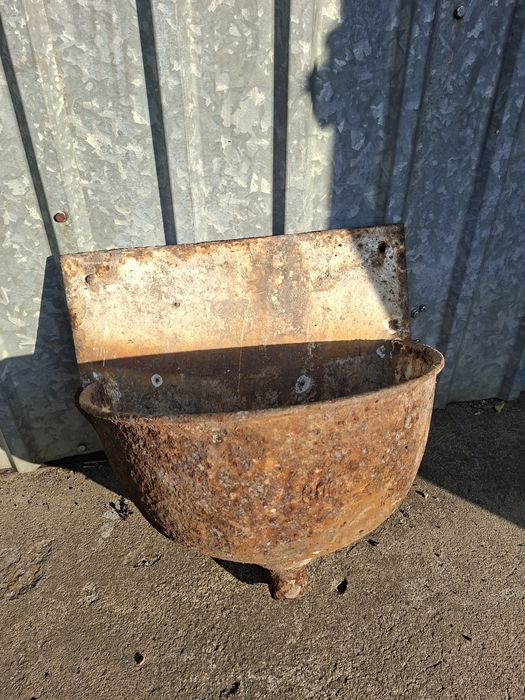 Stary zlew żeliwny