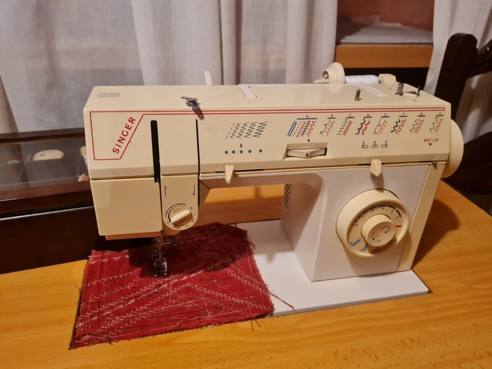 Máquina de costura Singer - Conjunto completo