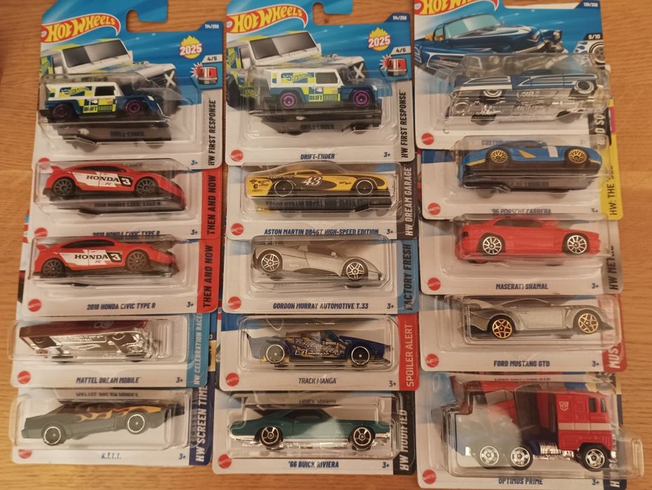 Hot wheels zestaw.