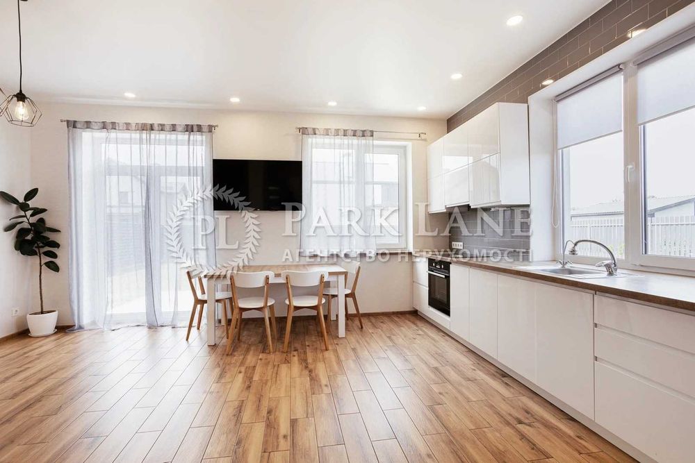 Продаж двоповерхового будинку с.Петропавлівське Ремонт