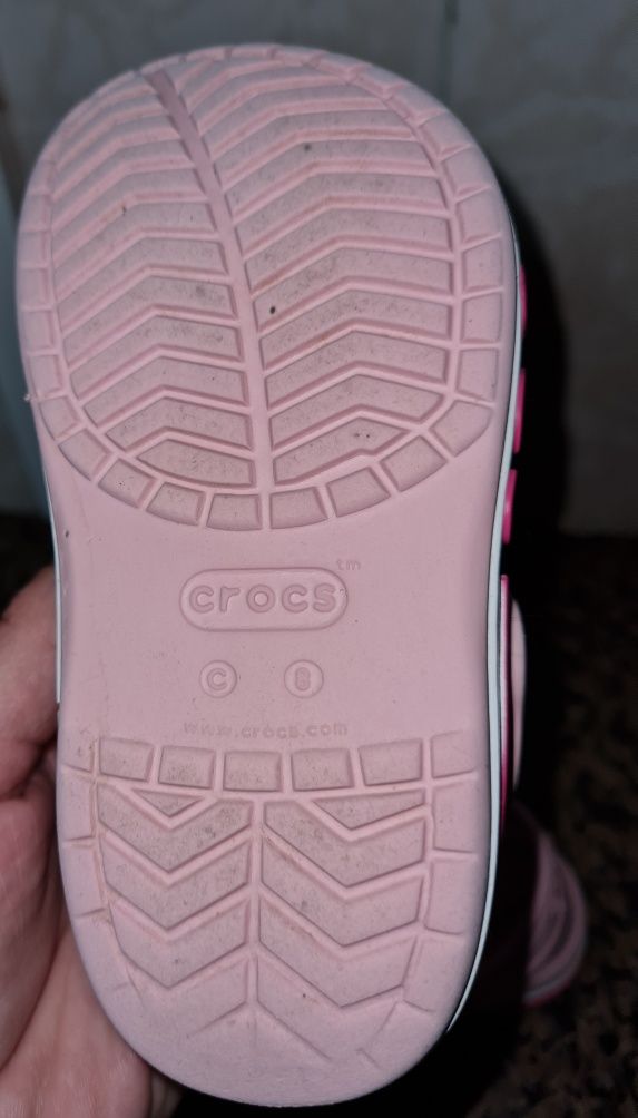 Crocs C8 menina rosa