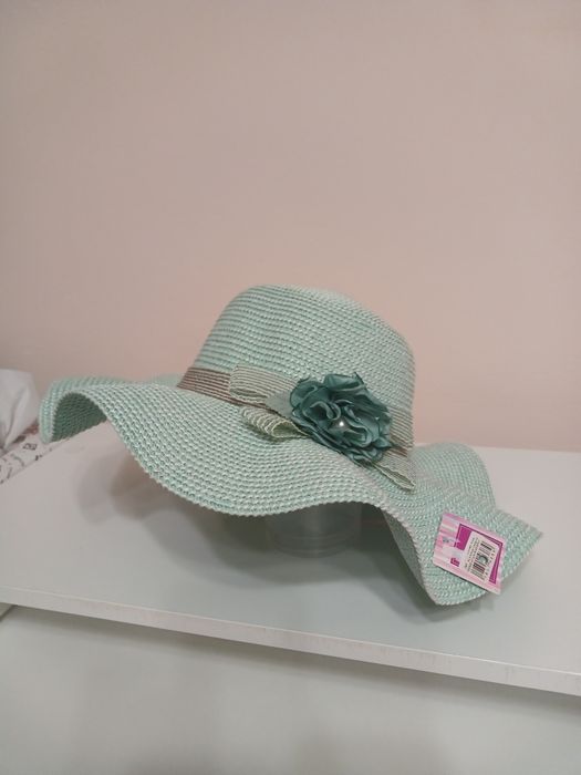 Капелюхи пляжні нові