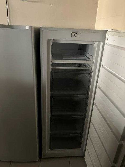 Arca congeladora vertical Selecline