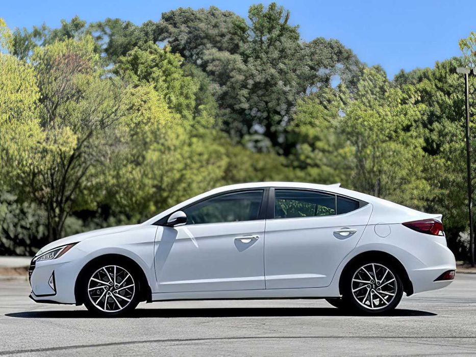 Hyundai Elantra      2020