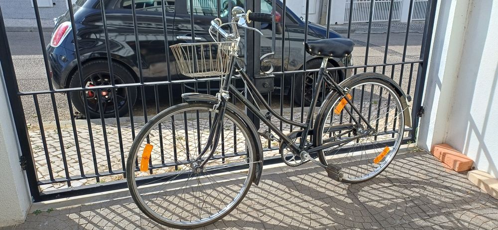 Pasteleira senhora yé yé modelo sport