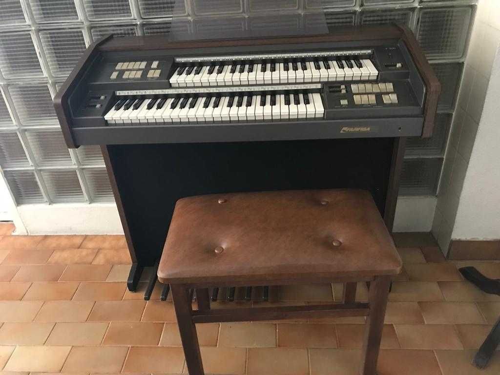 Orgão Farfisa - F 200