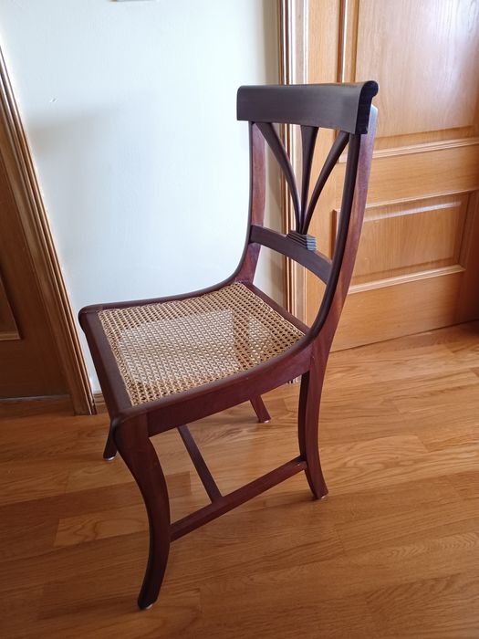 Cadeira em mogno com palhinha