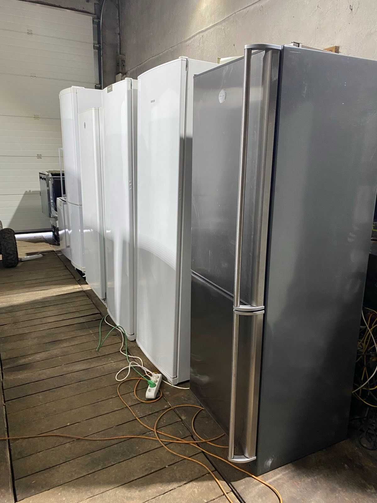 Холодильники з морозильною камерою Електролюкс Electrolux bosch