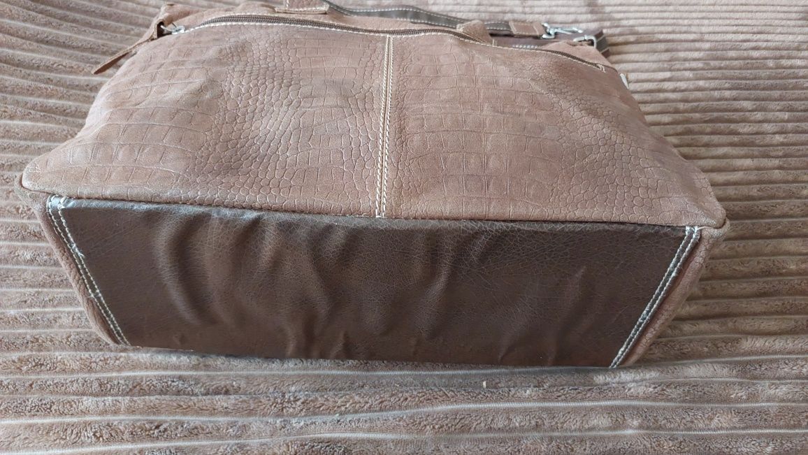 Дорожня шкіряна сумка коричнева