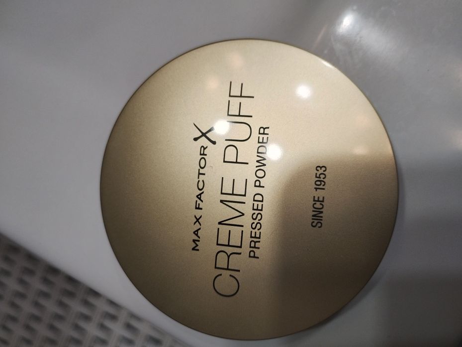 Max factor creme puff 81 truly fair