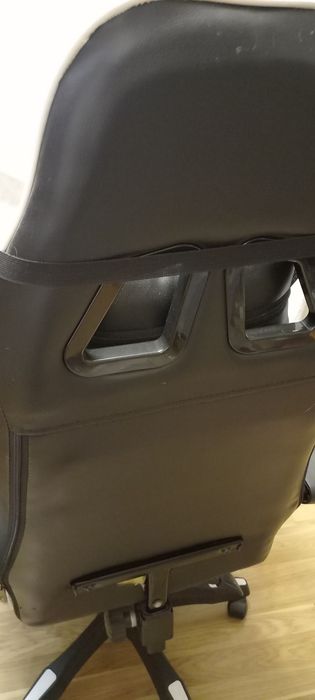 Компьютерное геймерское кресло