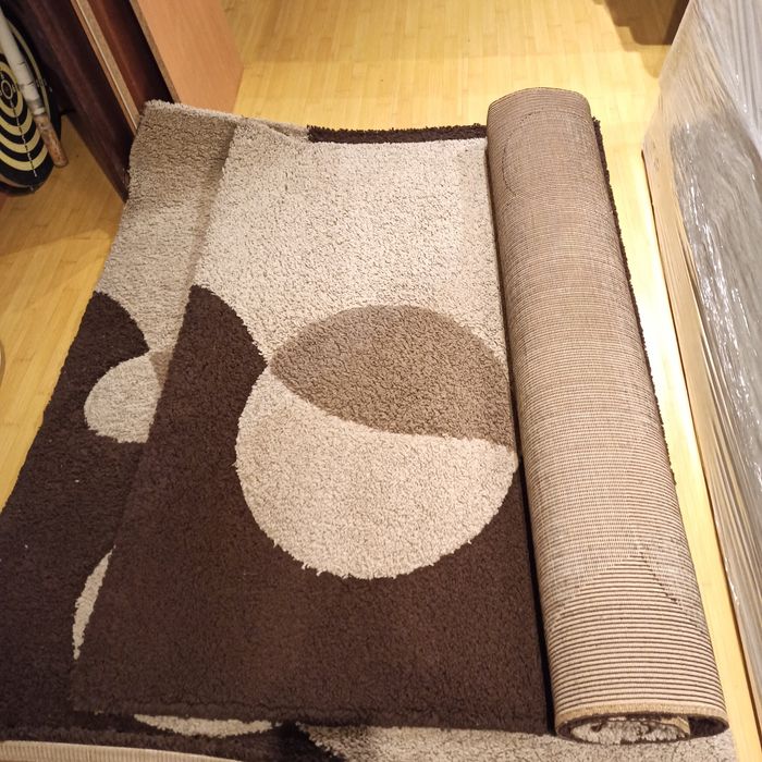 Carpetes cor castanha e beje