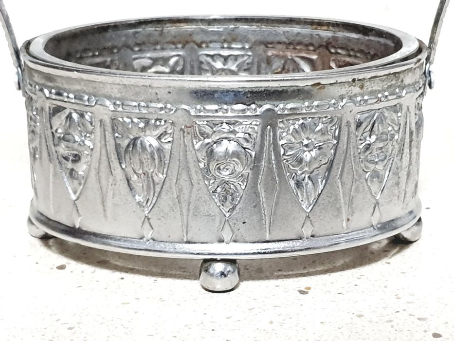 Pequenas antigas cestas prateada / niquelada com vidro inserido