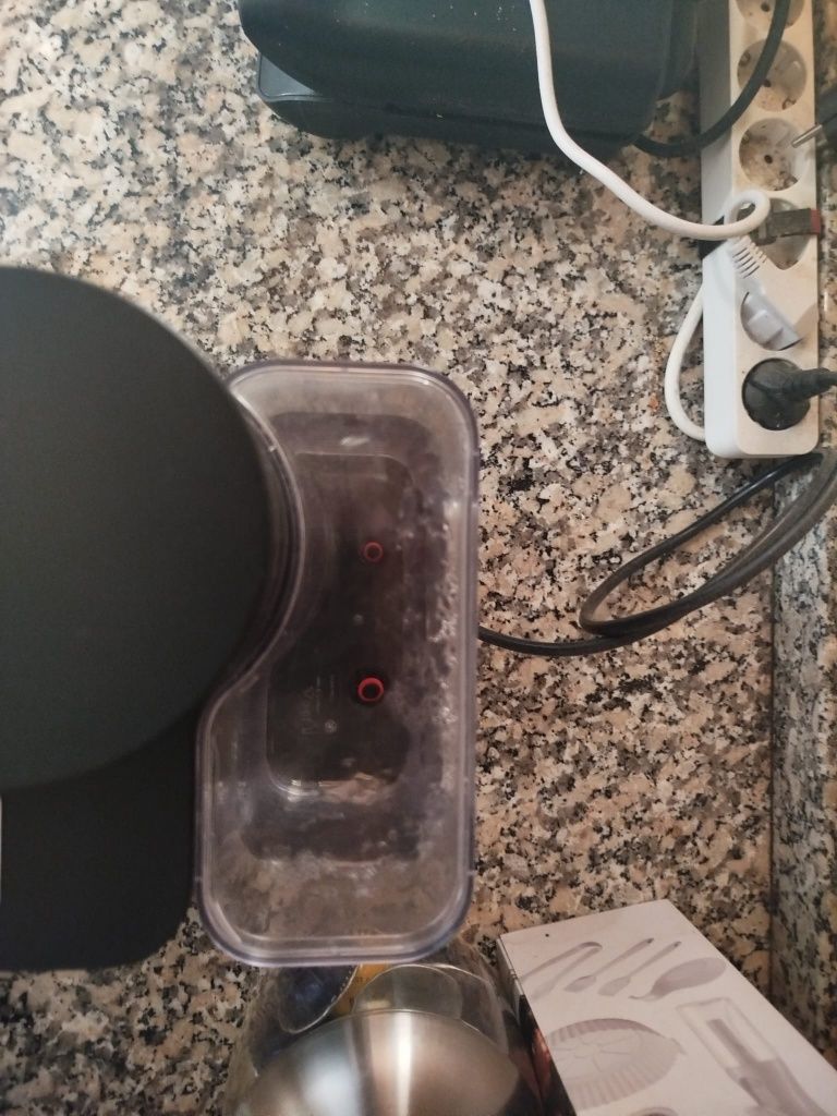 Vendo máquina Nespresso Vertuo Altíssima Plus
