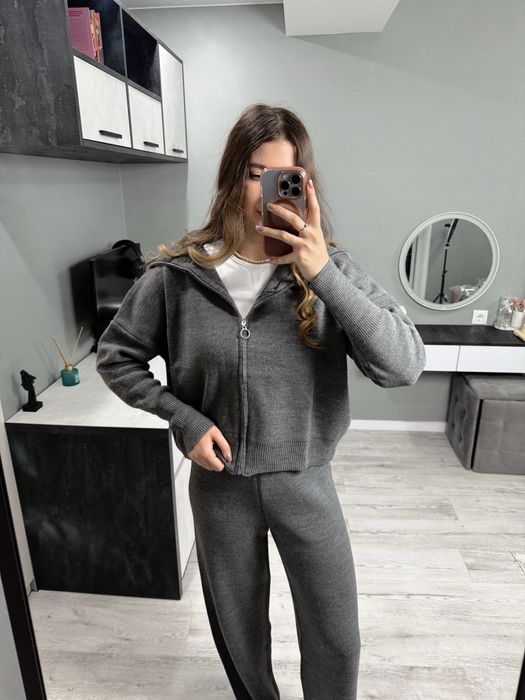 Трикотажний костюм жіночий