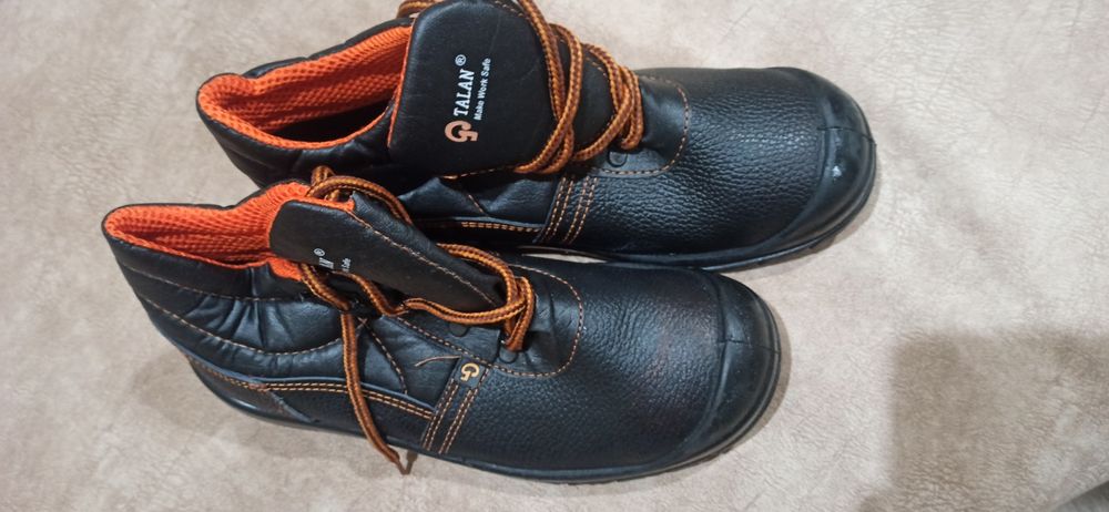 Робочі ботинки з метноском