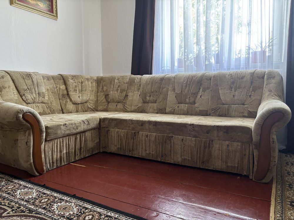 Диван кутовий з двома кріслами