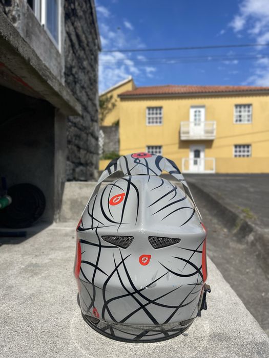 Capacete downhill sixsixone