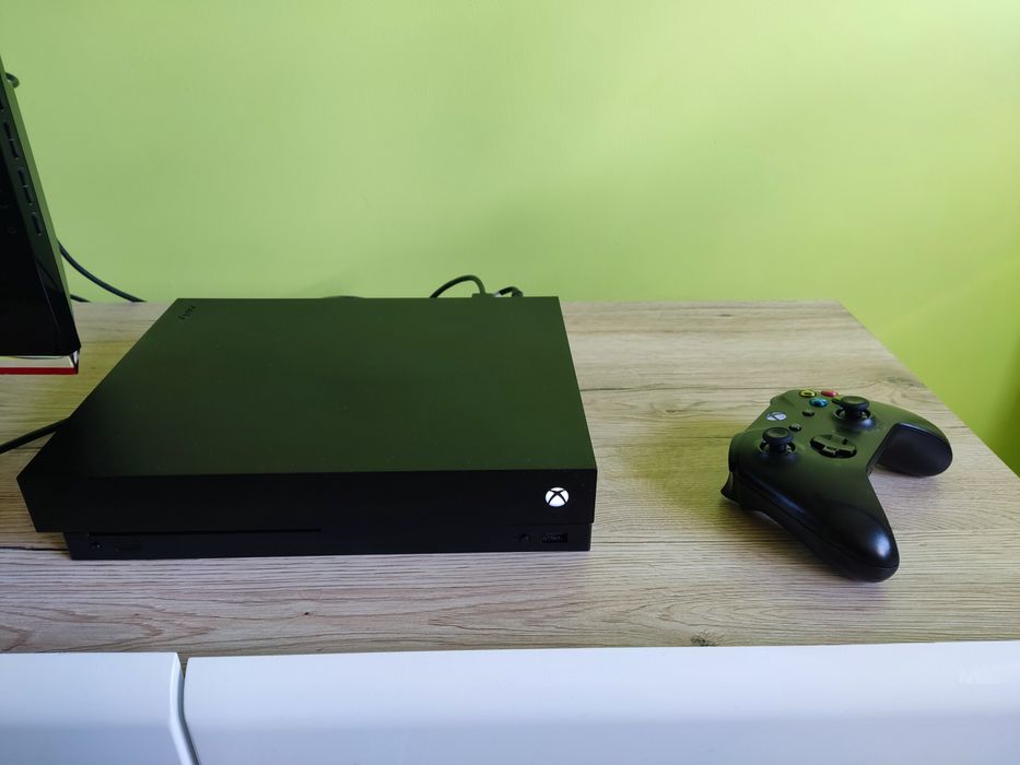 Xbox One X 1TB 4K HDR Stan BDB EA FC 26 Fortnite Hitman 3 PES 2026 LEG