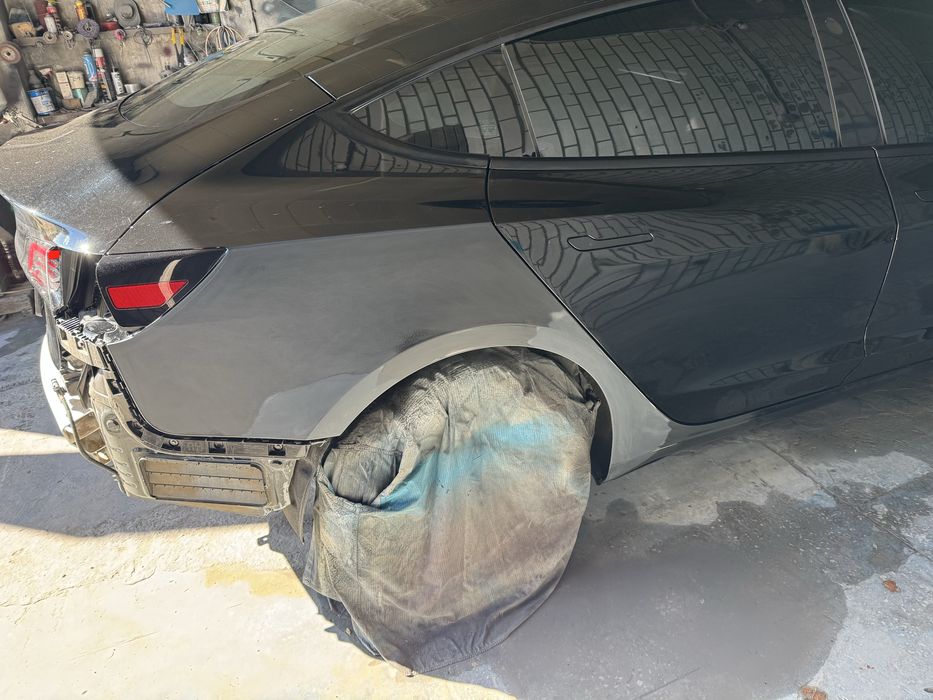 Tesla model 3 2023 рік