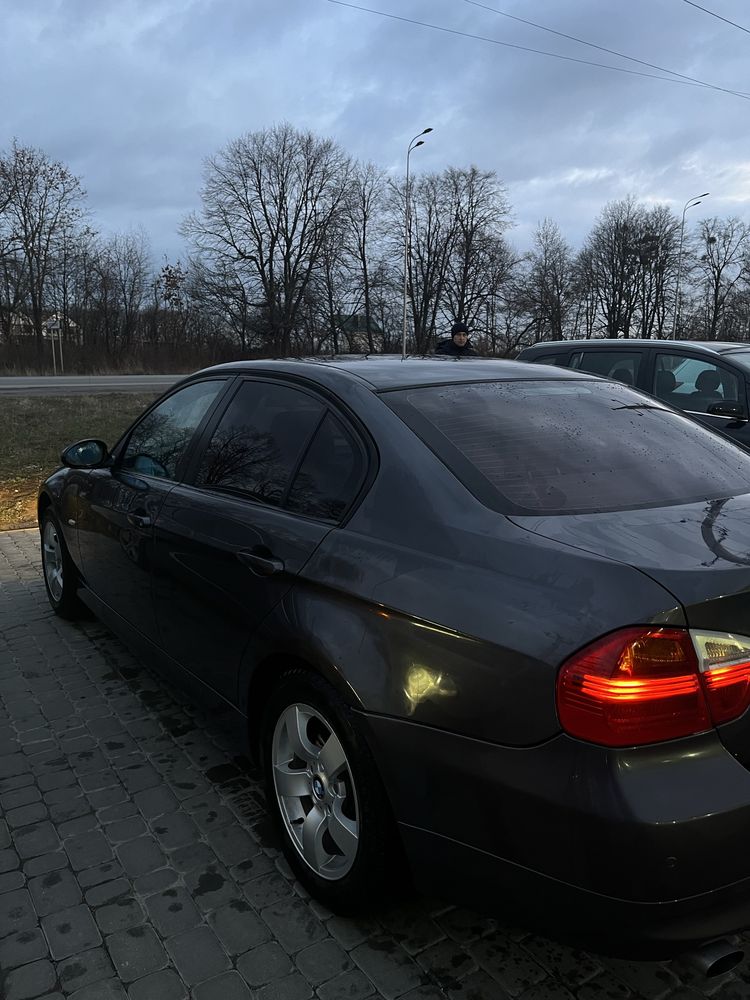 BMW E90 2006 2.0 бензин