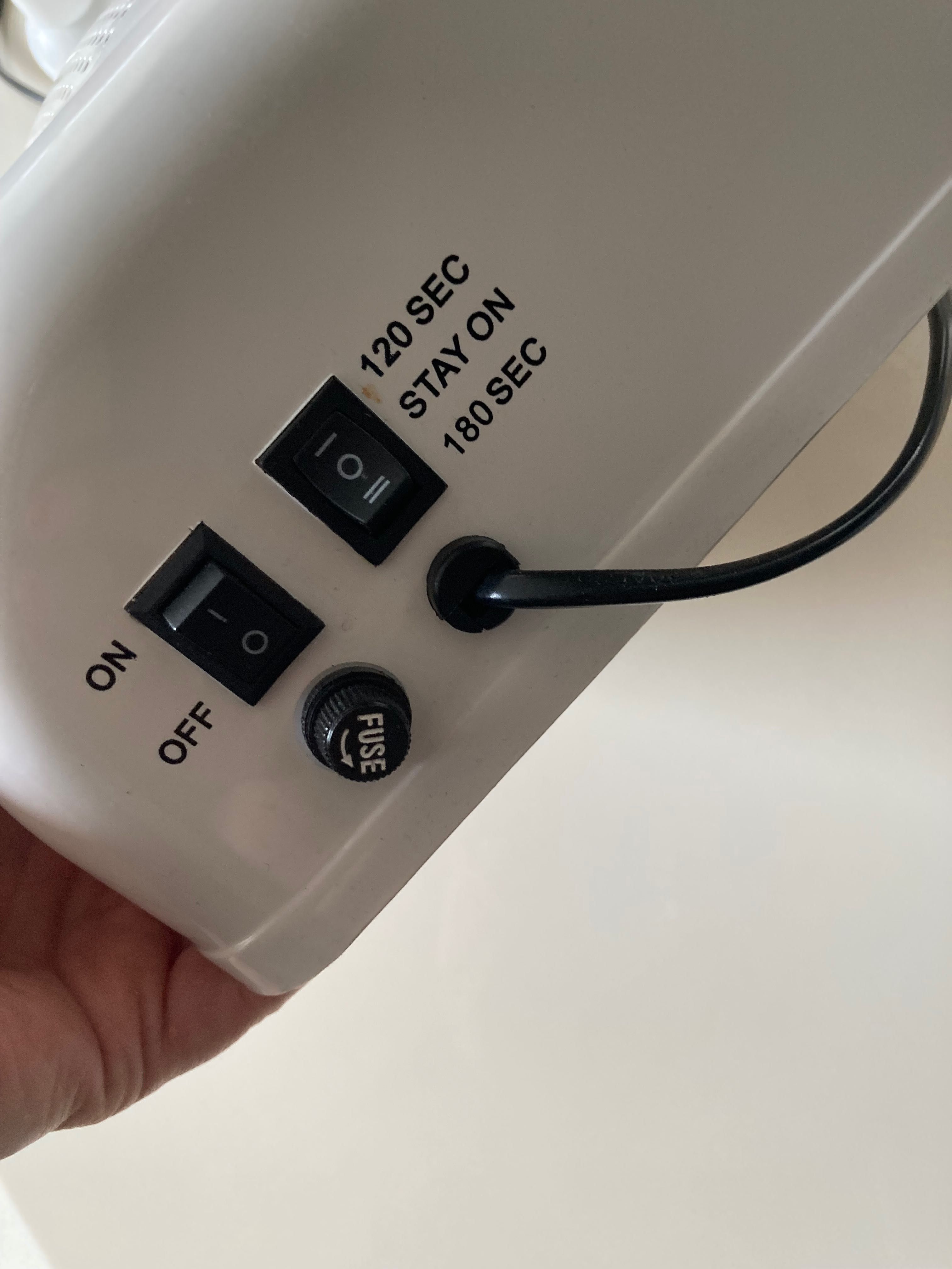 Lampa UV do manicure hybrydowego paznokci