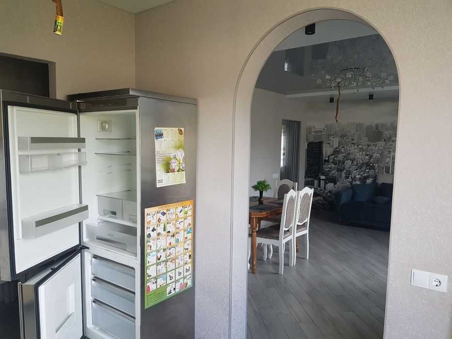 Продаю дом современный постройки г.Мерефа рядом лес ,река.
