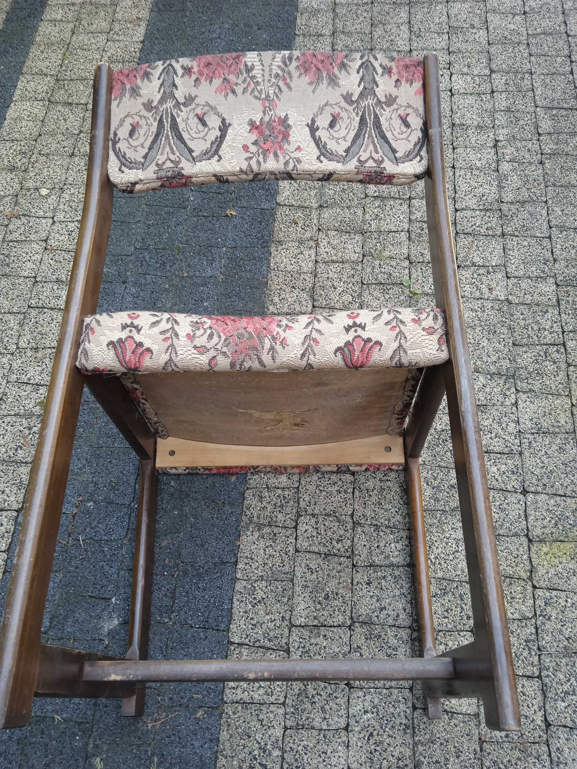Krzesło retro PRL vintage kolory obecne czerwony szary brązowy