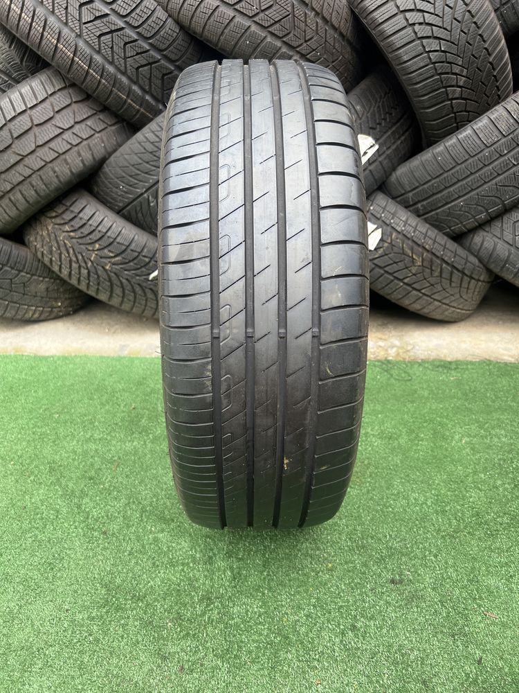 Opona Goodyear 215/60/16