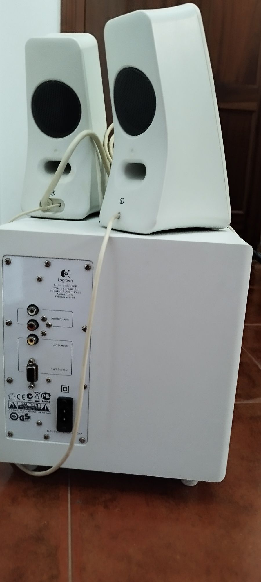 Colunas Logitech usadas