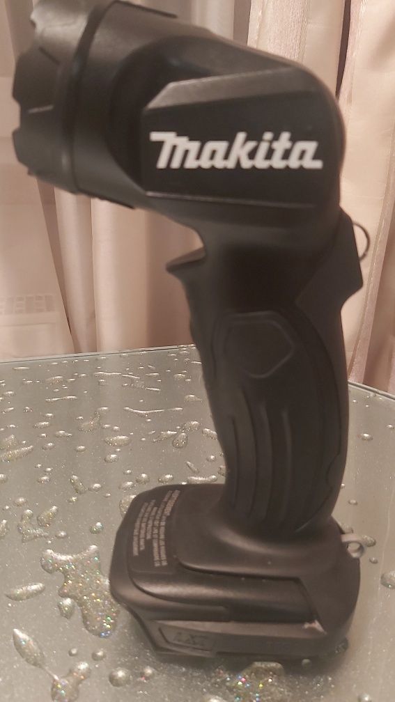 Ліхтар  Makita DML815