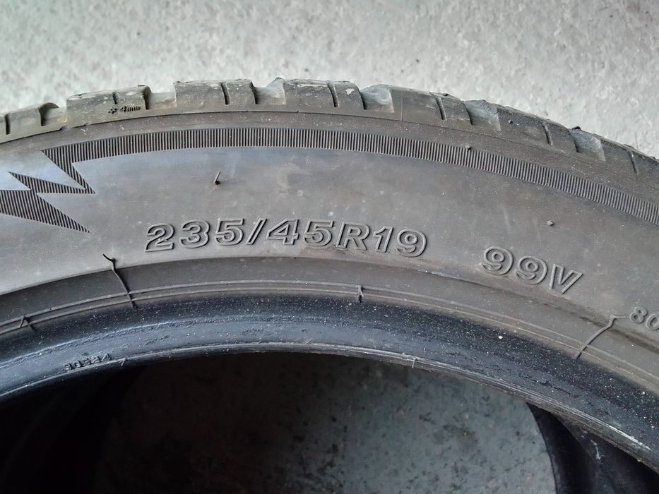 Cena za 2 Opony zimowe 235/45r19 BRIDGESTONE 2023r 6mm