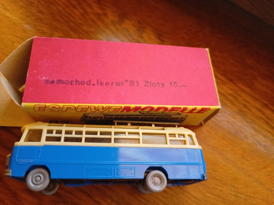 Autko PRL autobus Ikarus zabawka