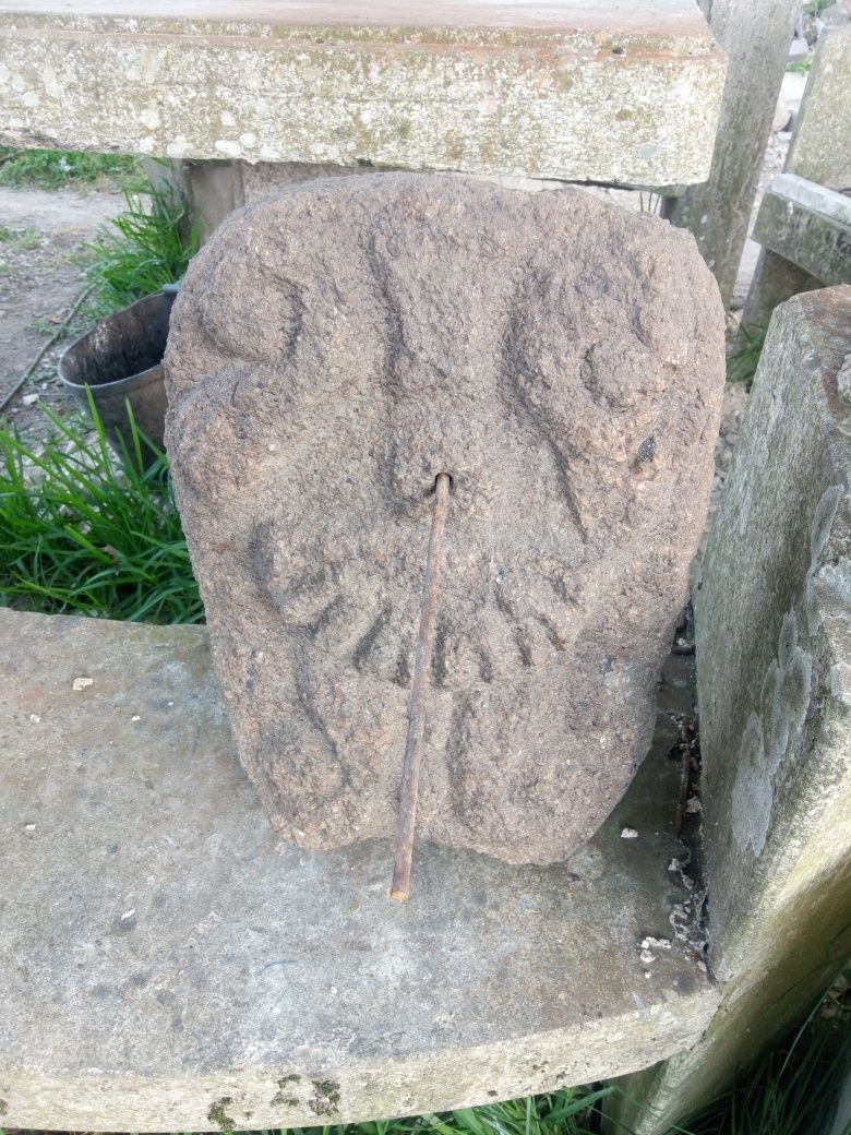 Relógio de sol em pedra velha