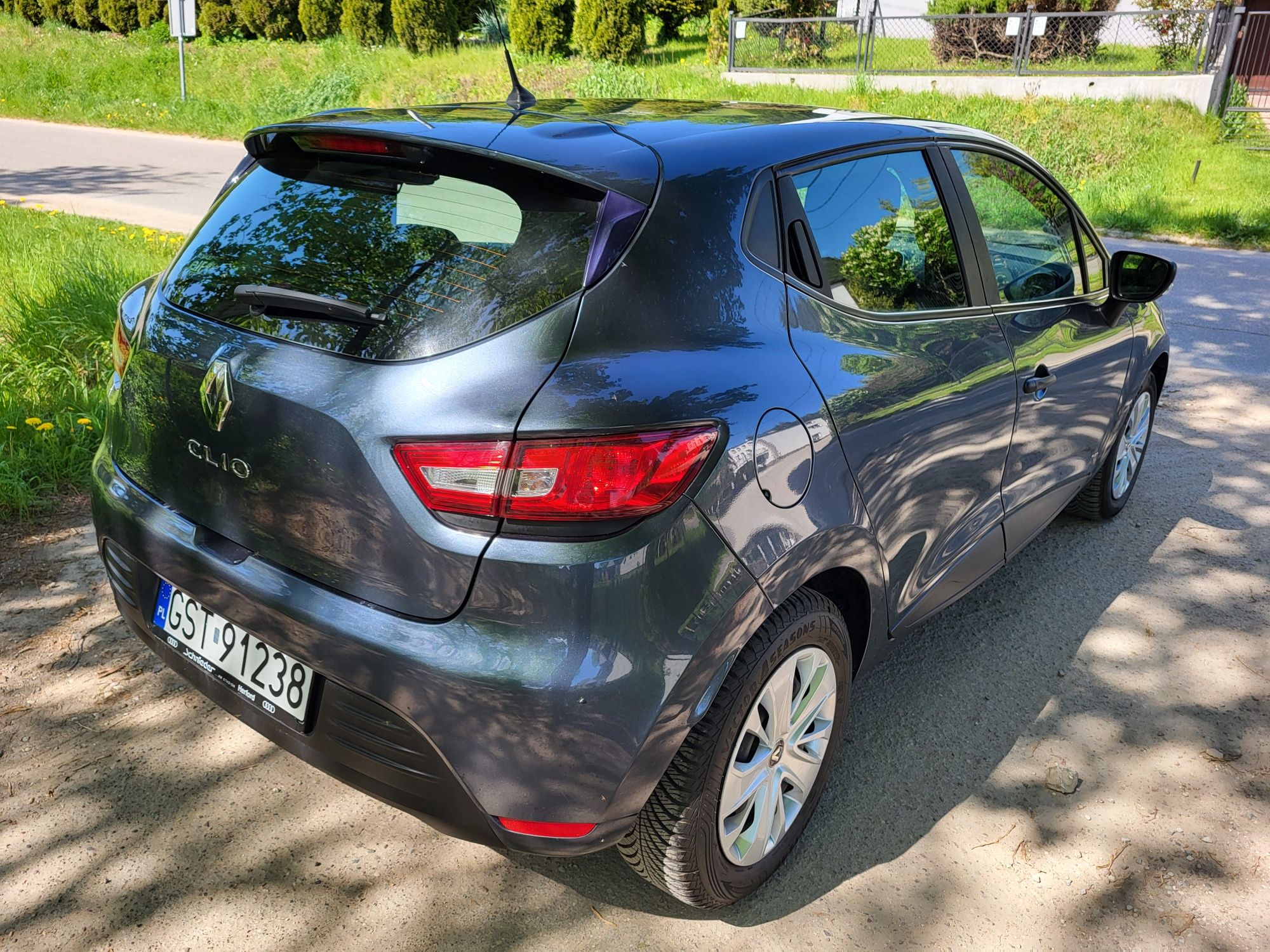 Renault Clio 4 benzyna  navi  ledy