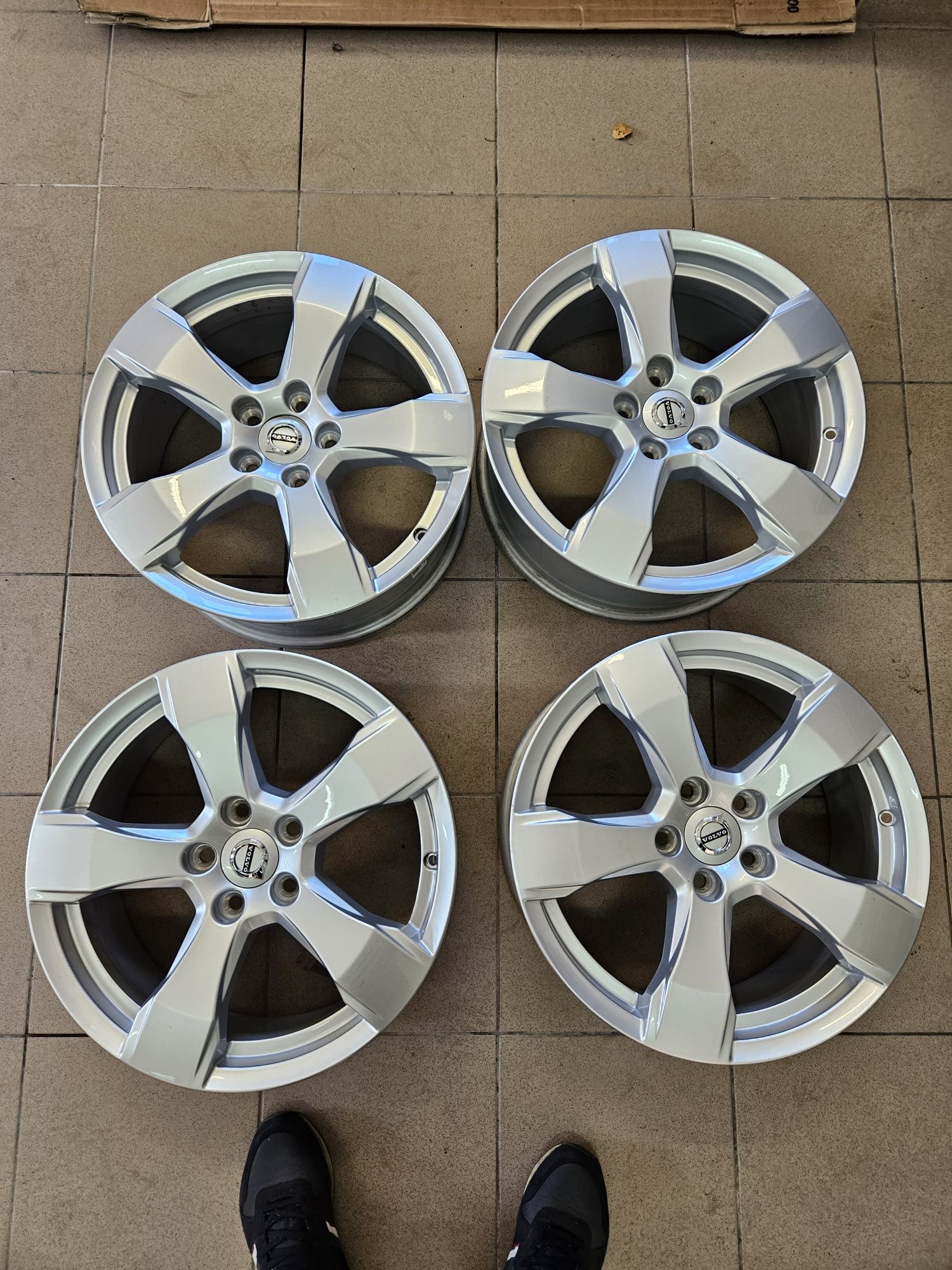 felgi aluminiowe 17" 5x108 7,5x17 ET 50,5 VOLVO FORD