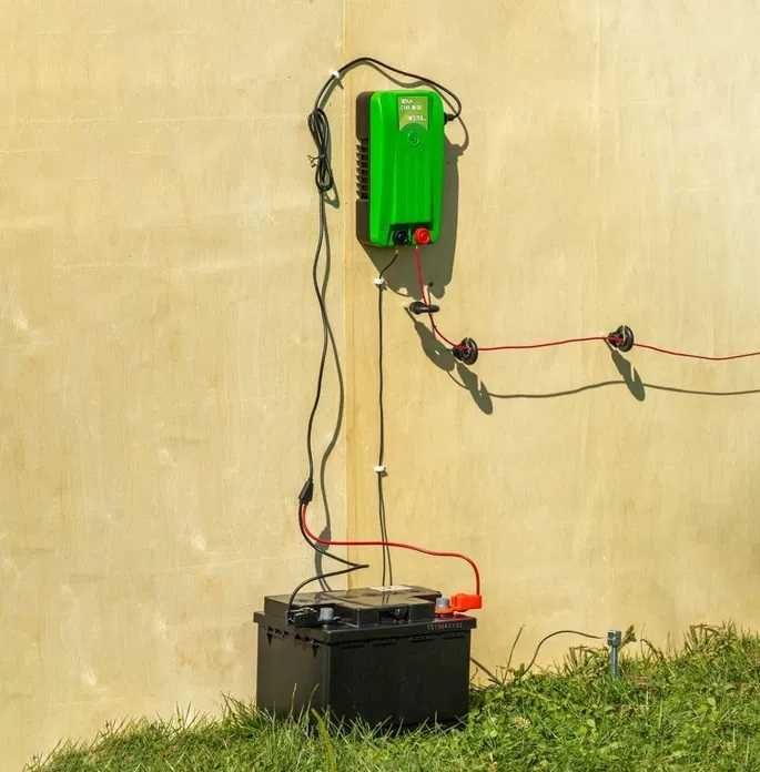 Elektryzator uniwersalny KERBL TITAN DUO 1000 dla koni, bydła 1,0 J