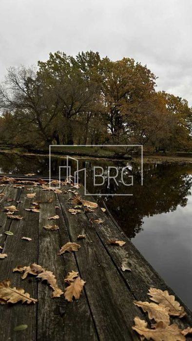 Продажа дома в коттеджном городке с выходом на Днепр 60 соток без%