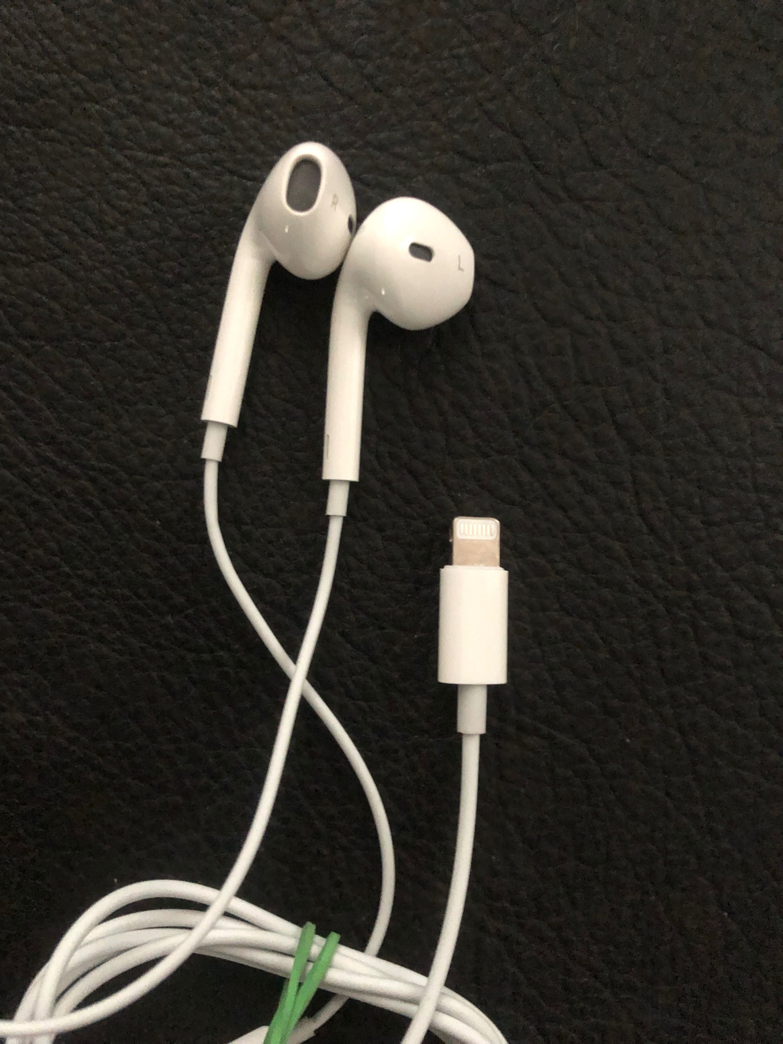 Наушники / гарнитура Apple EarPods Lightning Conector