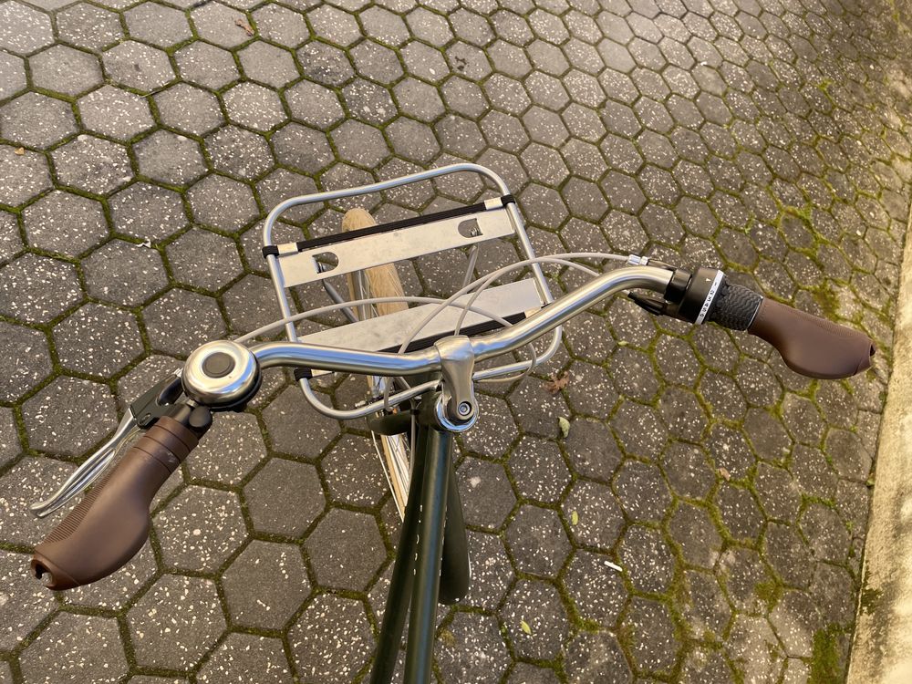 Bicicleta citadina como nova