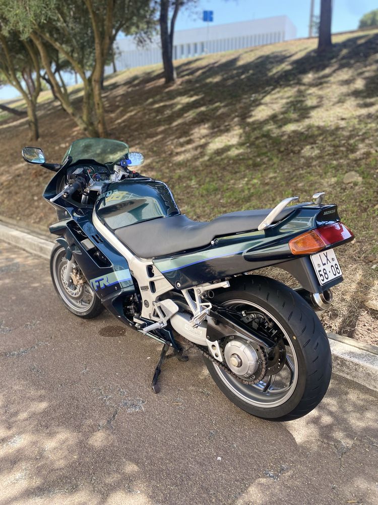 Honda VFR 750 F RC36 Original (Possibilidade de aceitar Retoma)