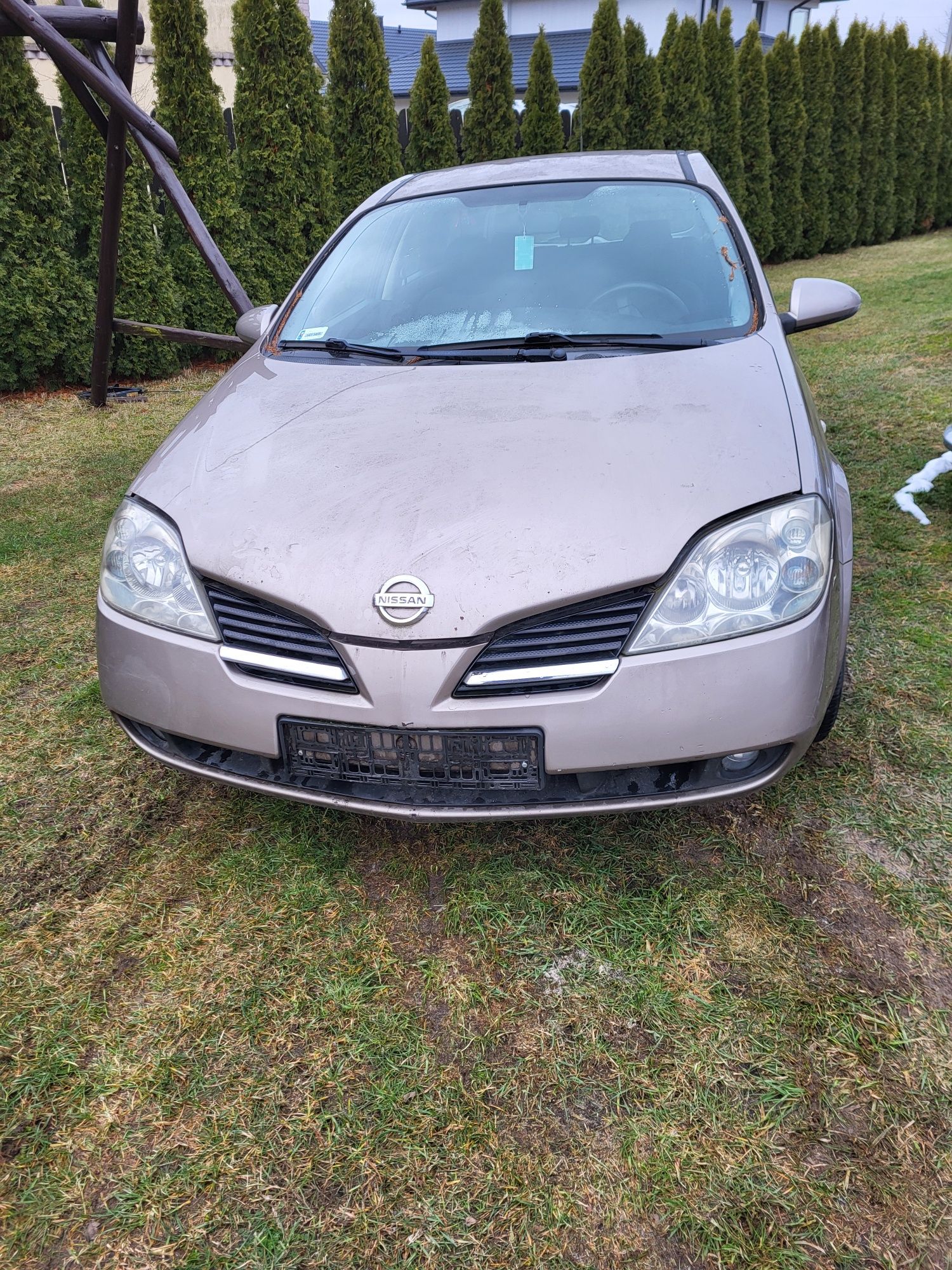 Przód Nissan Primera P12 1.8 kolor C30G